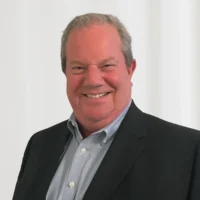 LuisHiggins_Headshot_optimized