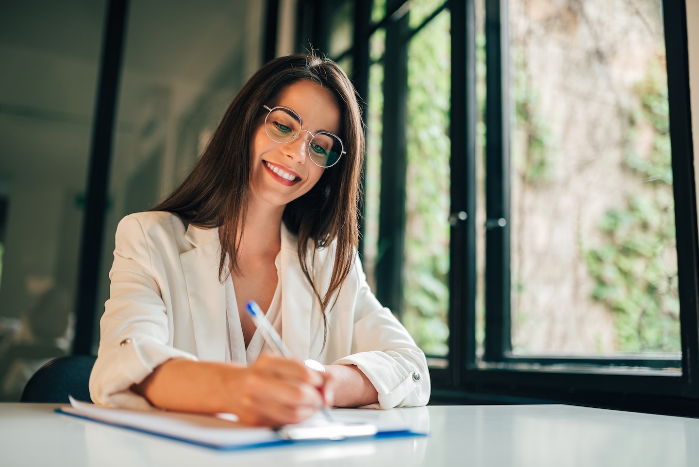 Agent filling out a form